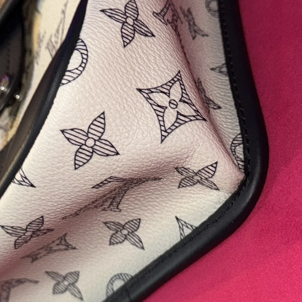 Louis Vuitton Chapman collection Giraffe Messenger BB Bag